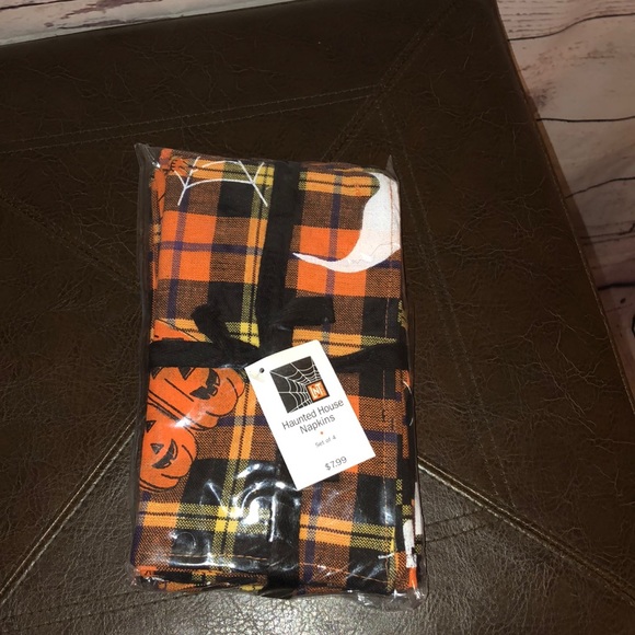 Haunted House table decor - Picture 6 of 6